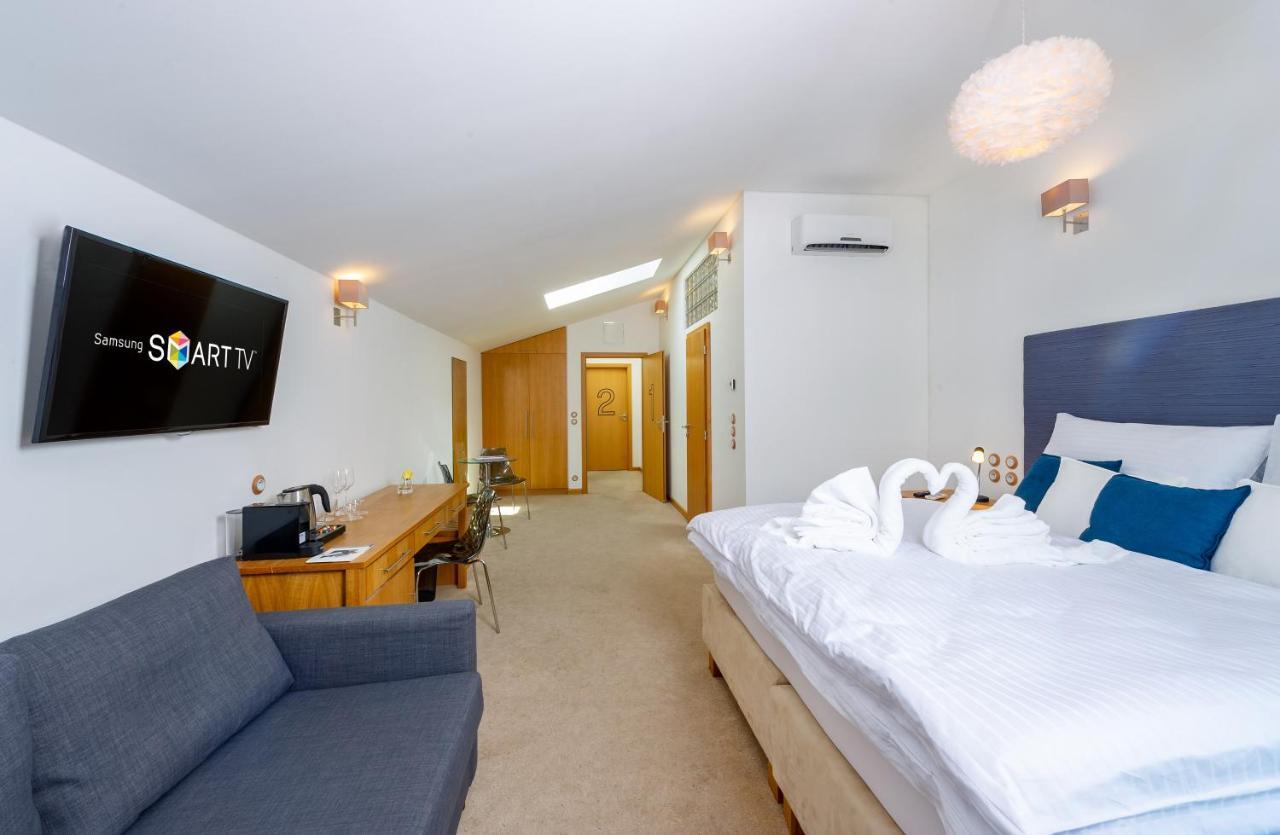 The Rooms Ceske Budejovice Buitenkant foto